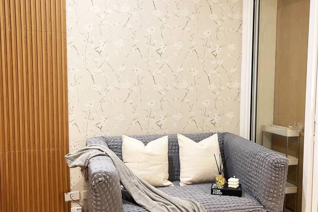 Appartamento The Serene Escape Rockwell Makati City View 1Br Manila Esterno foto