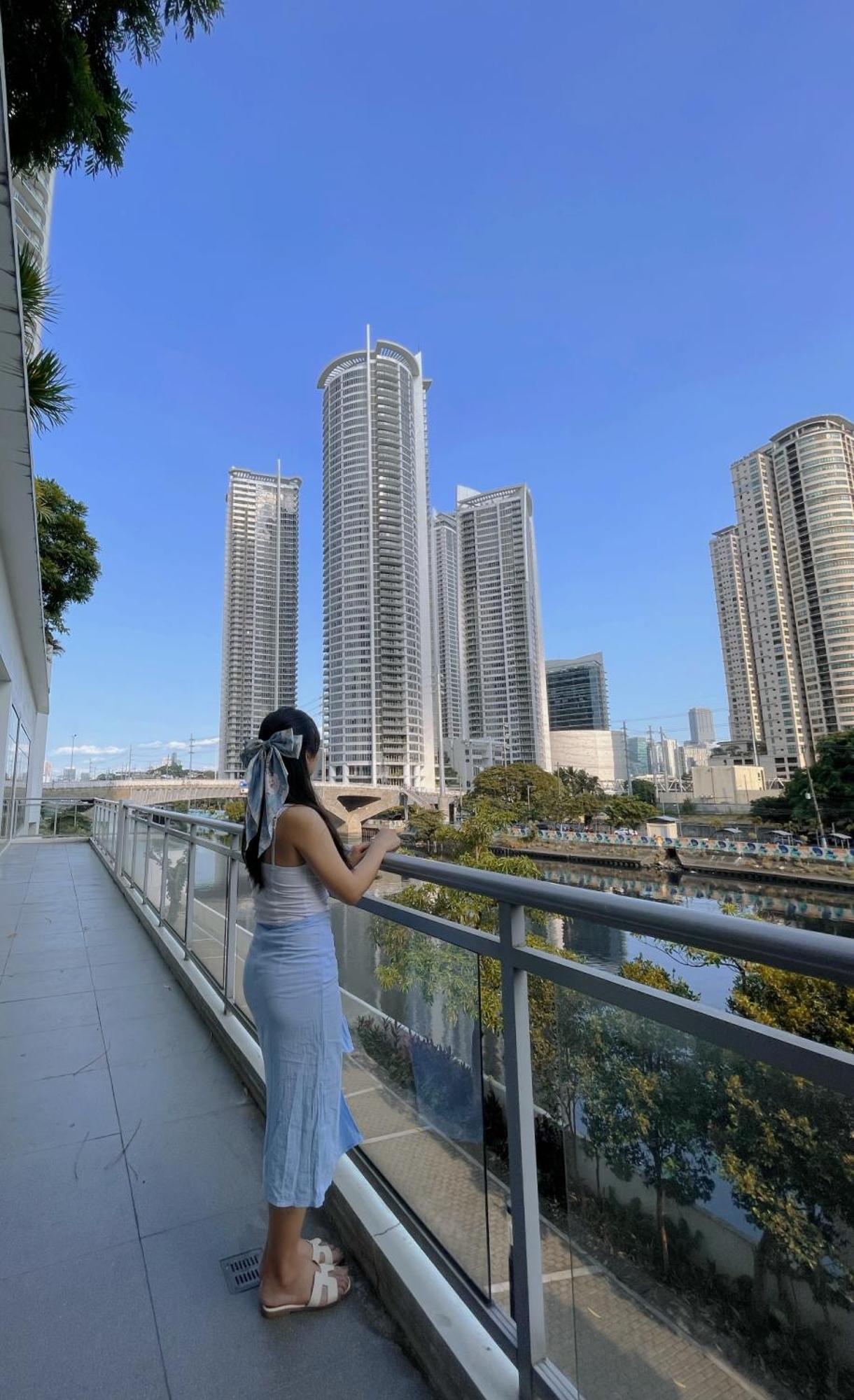 Appartamento The Serene Escape Rockwell Makati City View 1Br Manila Esterno foto
