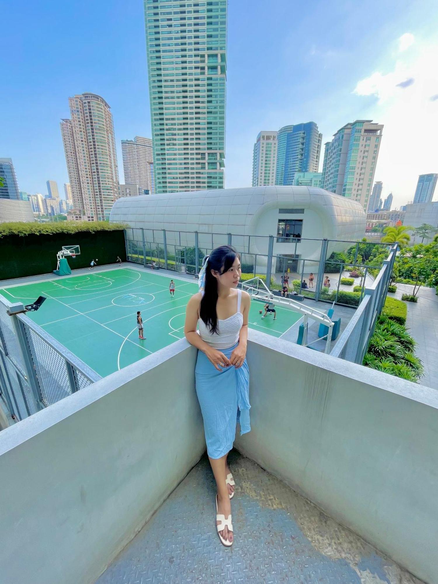 Appartamento The Serene Escape Rockwell Makati City View 1Br Manila Esterno foto